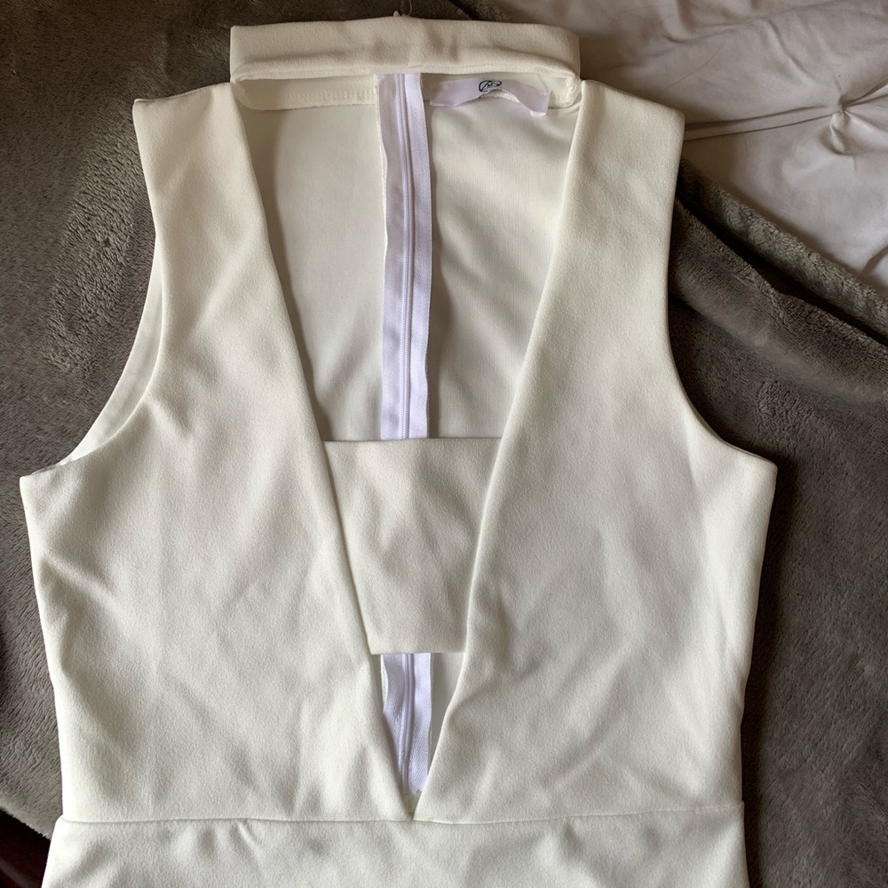 Missguided | Keyhole white bodysuit